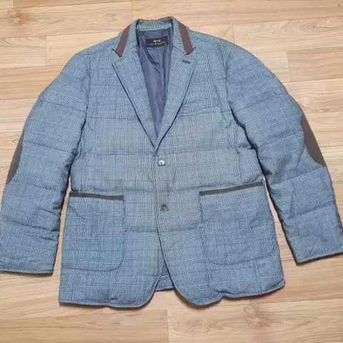 루이까스텔 정품 남성 퀼팅 순모 오리털 덕다운 패딩 자켓 남자100 상태