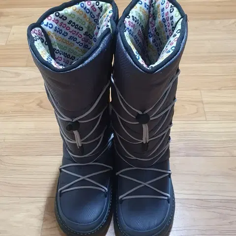 크록스 패딩 털 방한 부츠 W8 (250mm) 이미지참조 구제 상태굿