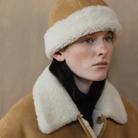 [새상품] 르로브 무스탕 양털 모자