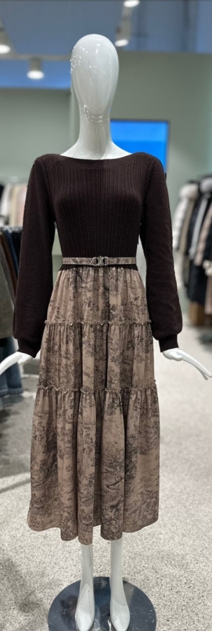 듀엘 입술라인 니트 배색 나염 프릴장식 원피스 55사이즈 새제품