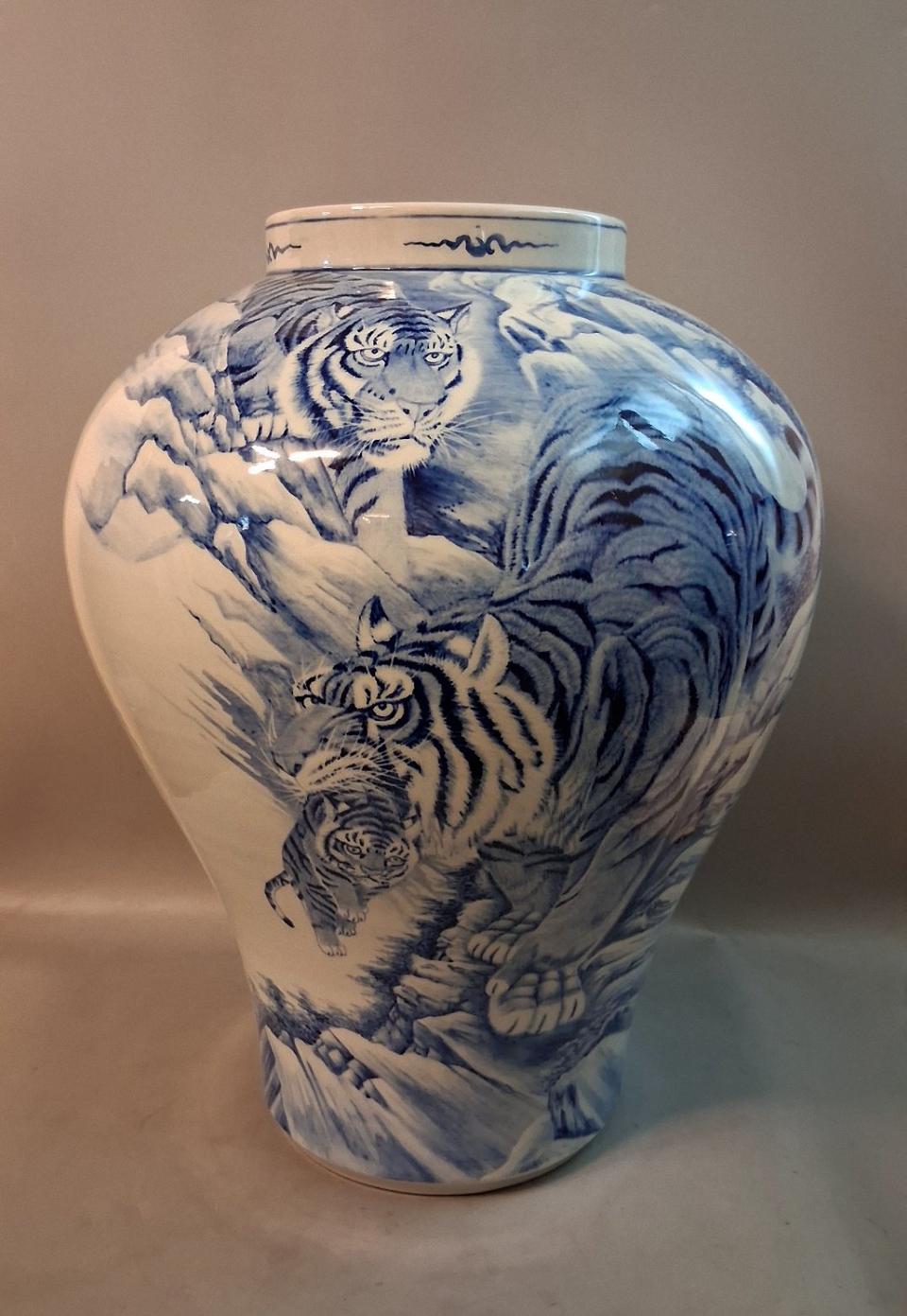 백자청화 호랑이문 대호벽암민속도예 호랑이가족