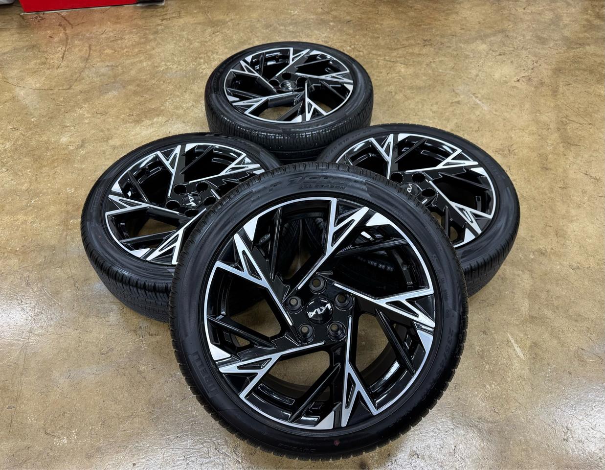 더 뉴 K5 dl3 18인치 순정휠타이어 팝니다