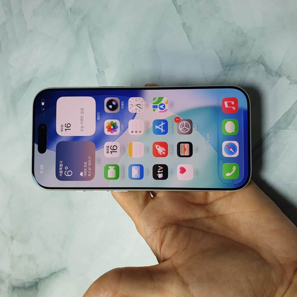 아이폰17프로 실버 256G S급 판매합니다-배터리100%