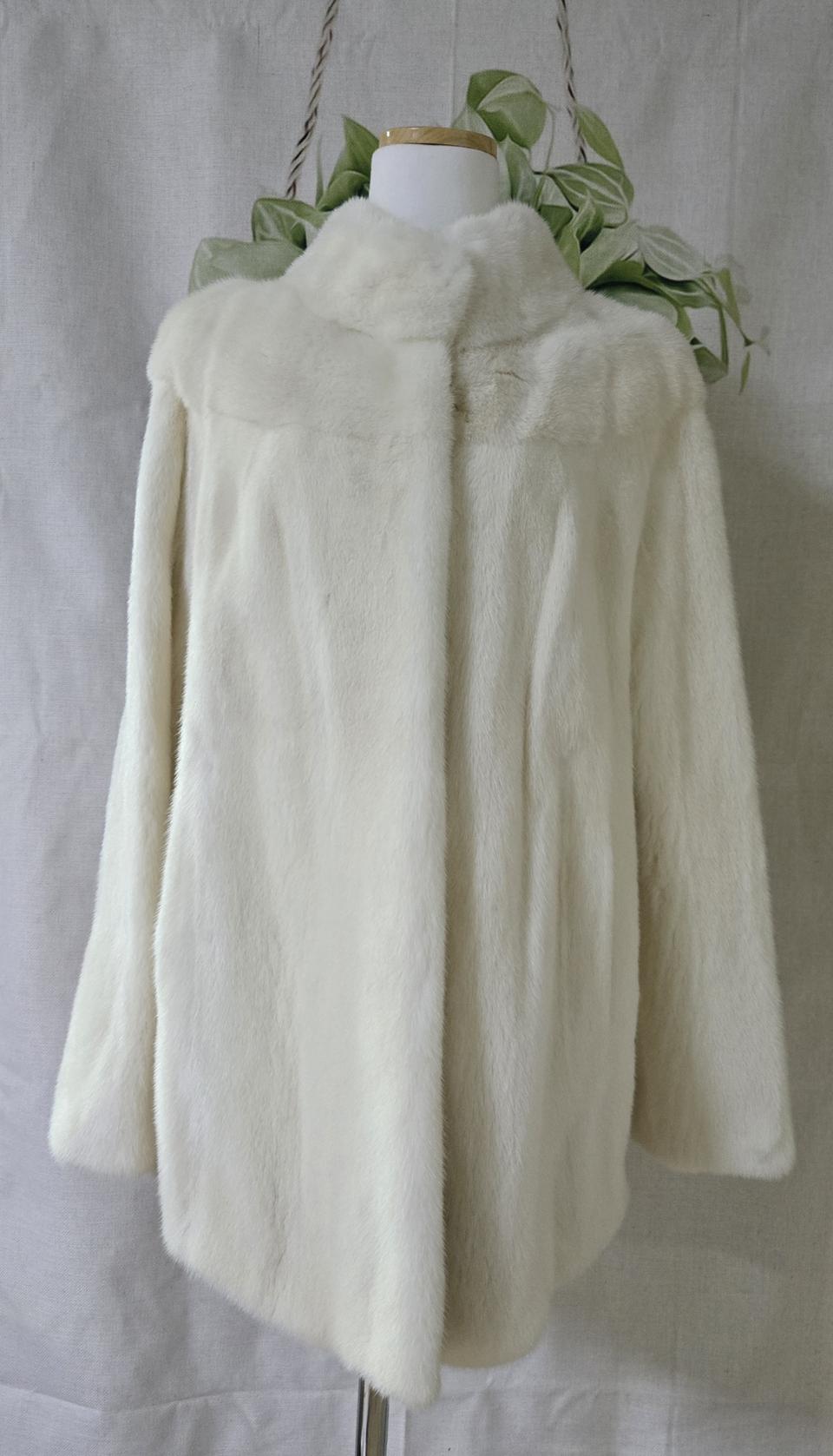 디자이너 펄아이보리 밍크 코트.새상품