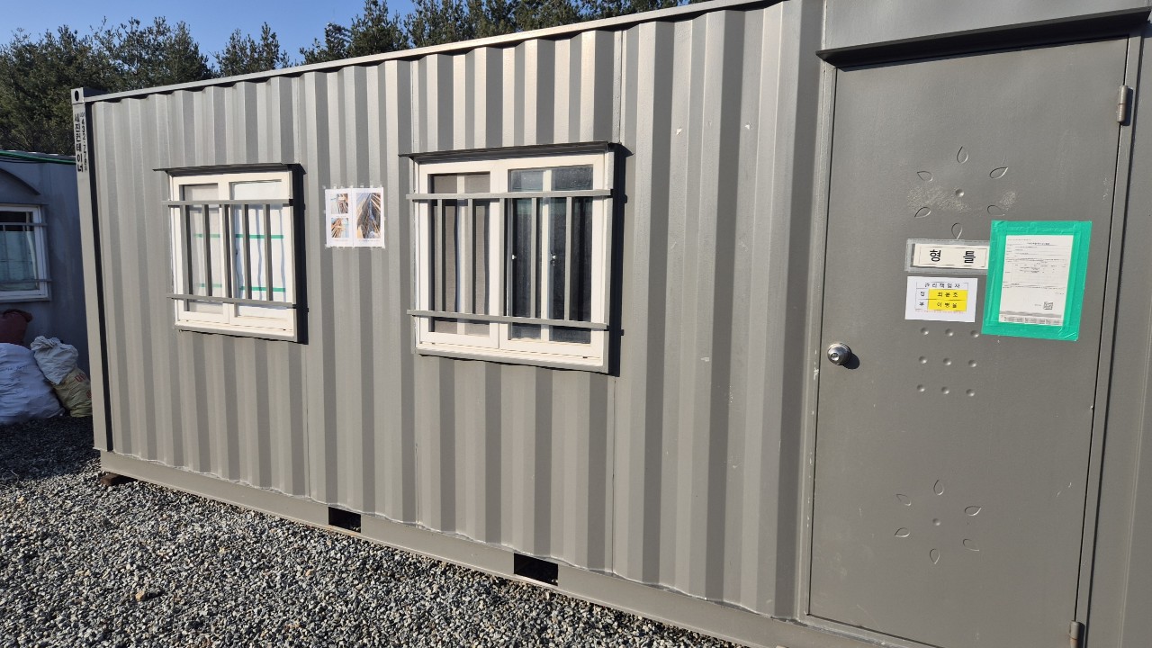 36 중고컨테이너 2대 A급  대당 180 만ㅡ 에어컨 포함ㅡ 2대