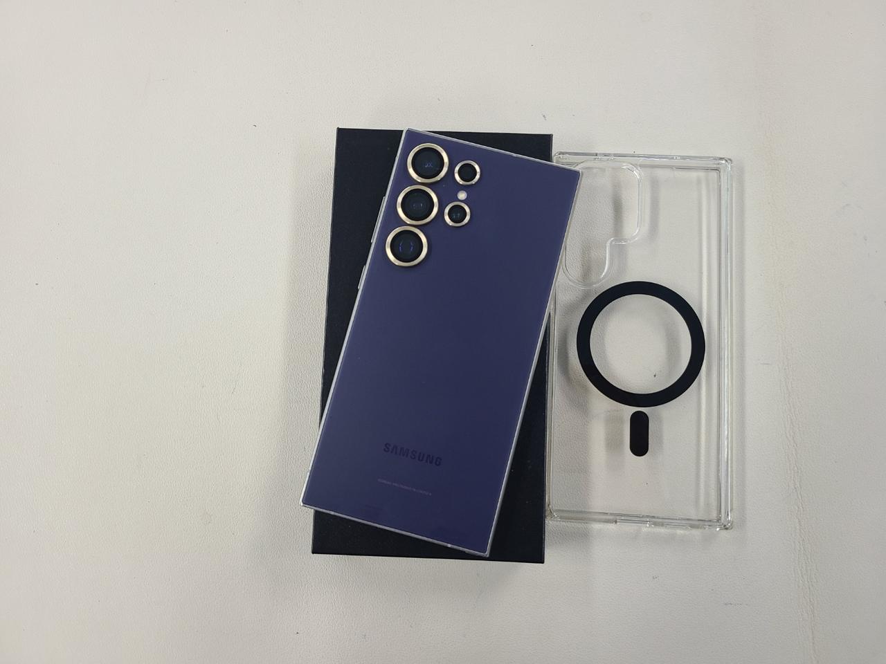 갤럭시s24울트라 512G  무잔상 무찍힘 자급제폰 실사용12개월 ^^
