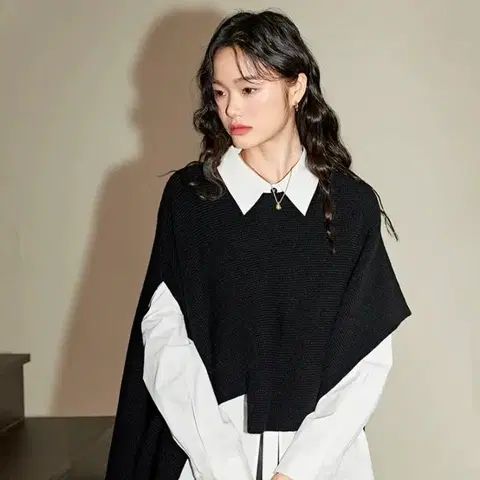 쿠오세 비대칭 케이프 니트 숄