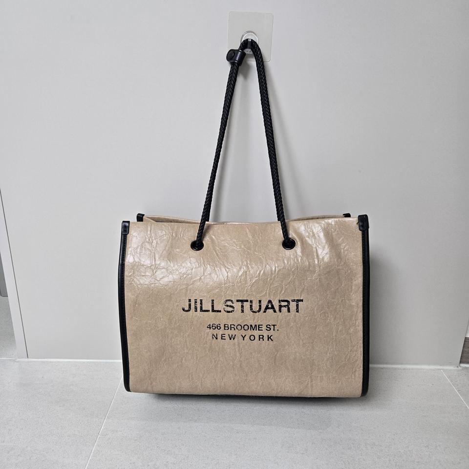 질스튜어트 넉넉한 페이퍼 쇼퍼백 베이지