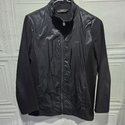 닥스 블랙 하이브리드 점퍼