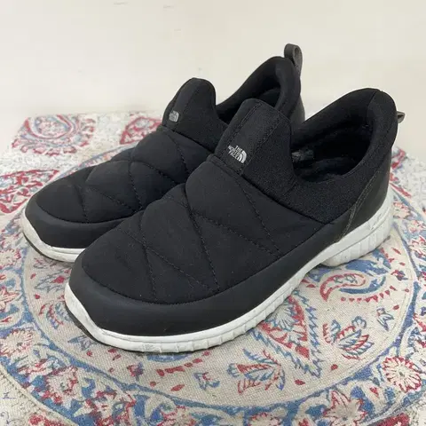 노스페이스 패딩 구스다운 슬립온 방한화 220 E00846