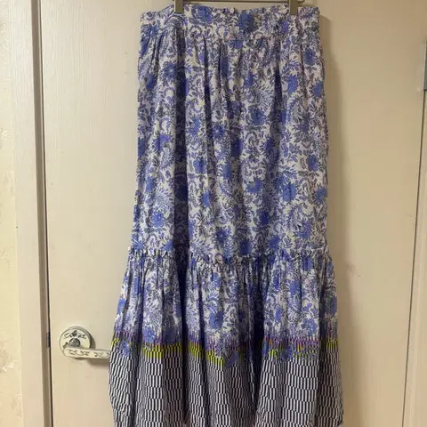 오일릴리 플라워 패턴 롱 스커트