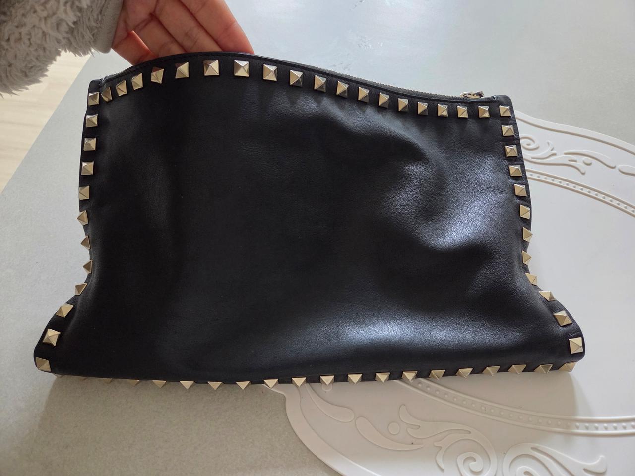 발렌티노 락스터드 클러치 블랙