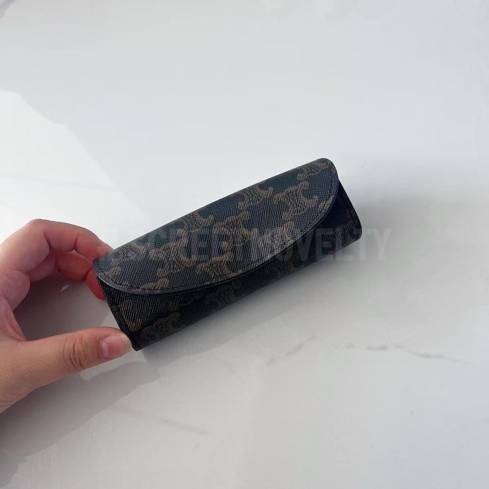 셀린느 트리옹페 쥬얼리 케이스 브라운