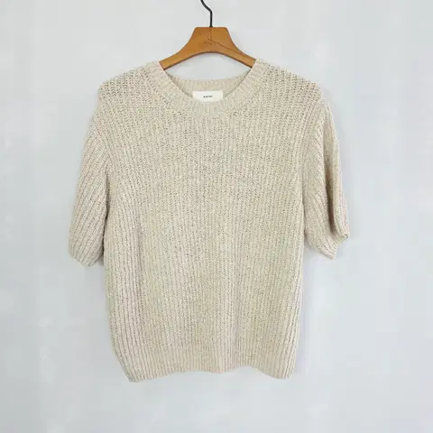 [GROVE] 그로브 부클 텍스처 오트밀 반팔 니트 여성 프리핏