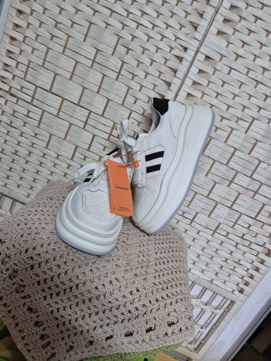 미사용!!성인키높이스니커즈245