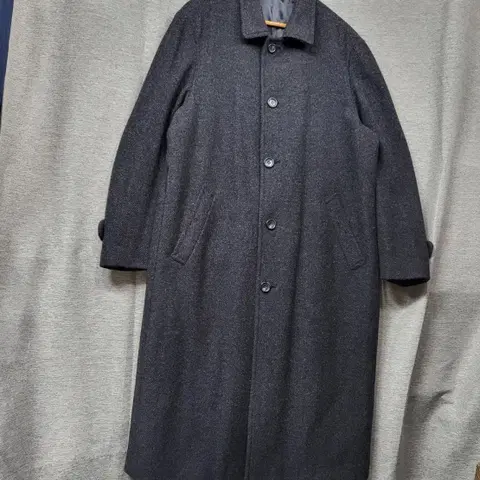 트래드클럽 챠콜 그레이 헤링본 울100% 롱 코트