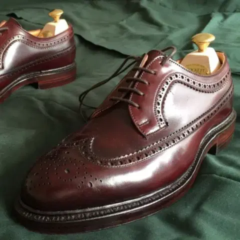 새제품 크로켓앤존스 코도반 레더 풀브로규 윙팁 더비 Enland made