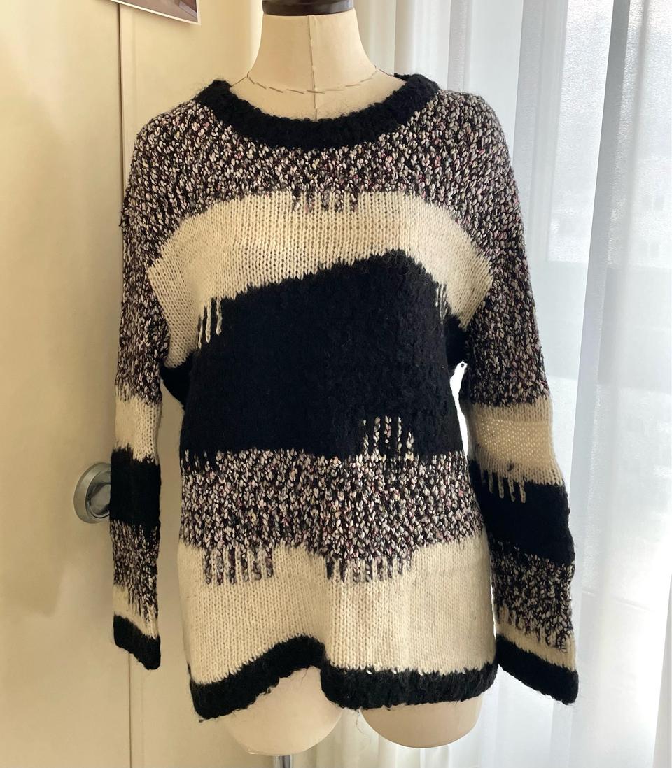 보브 vov 보카시 부클 패턴 니트 스웨터