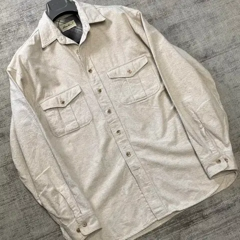 [증정품/판매X] 에디바우어 에크루 컬러 플란넬 워크 셔츠