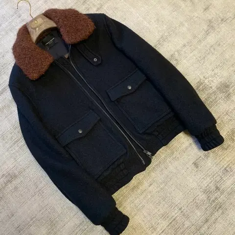 신품급 로베르토 콜리나 italy made 최고가 양털 A2 버진울 봄버