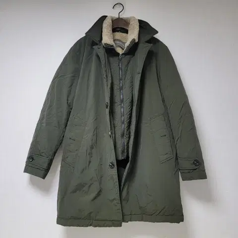 에디바우어 카키색 천연양털 구스다운 코트 L