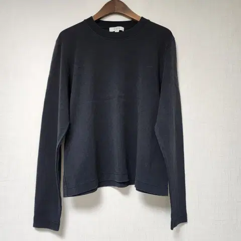 COS 블랙 긴팔 티셔츠 L