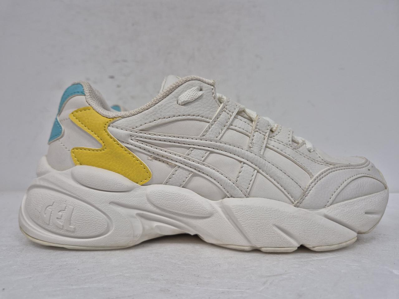 아식스 여성 운동화 230  