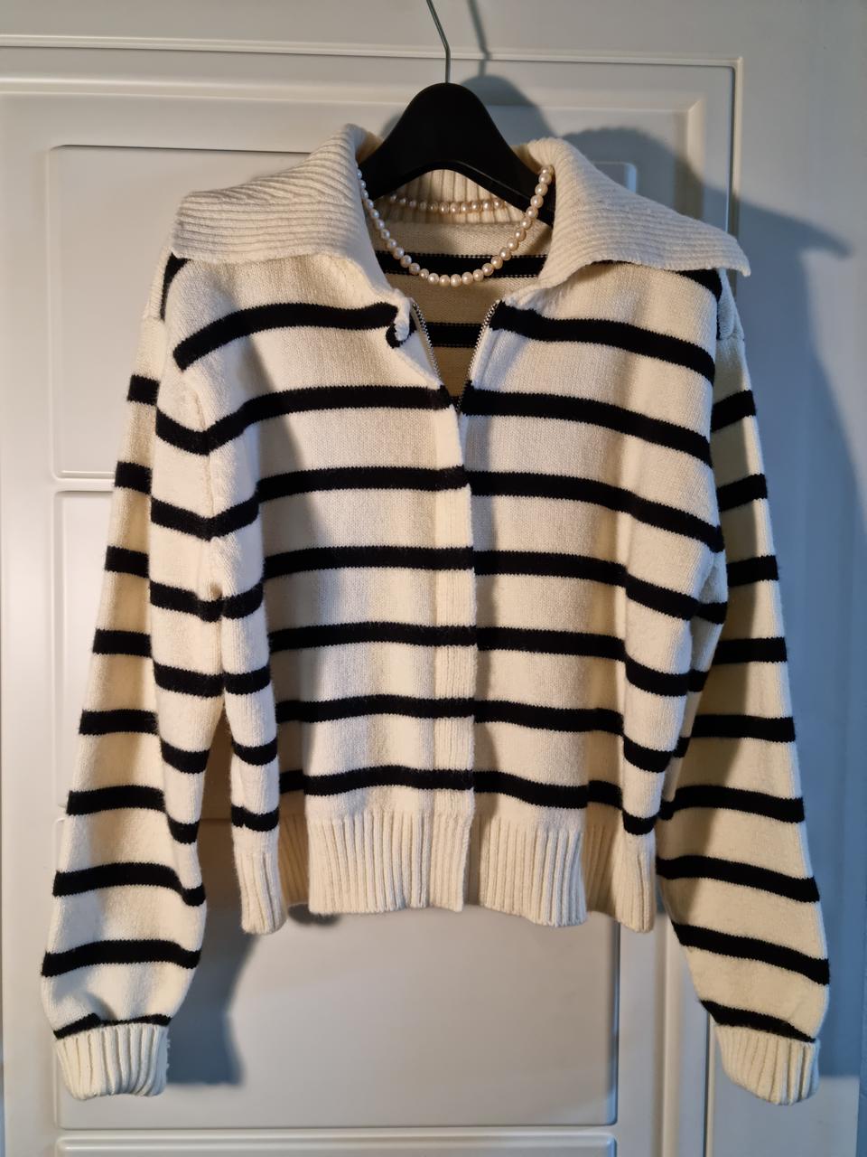 카라 스트라이프 니트 집업 가디건