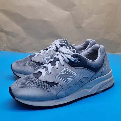 뉴발란스 1600 그레이 운동화245