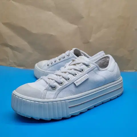 디스커버리 뮬리v2 스니커즈 250