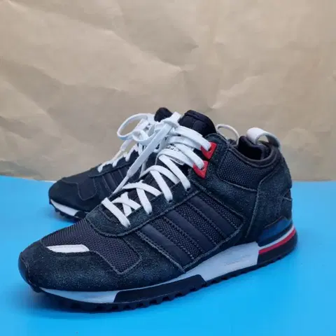 아디다스 zx700 미드220