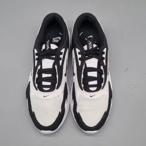 나이키 에어맥스 볼트 남성운동화270 2