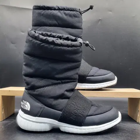 노스페이스 여성패딩부츠220