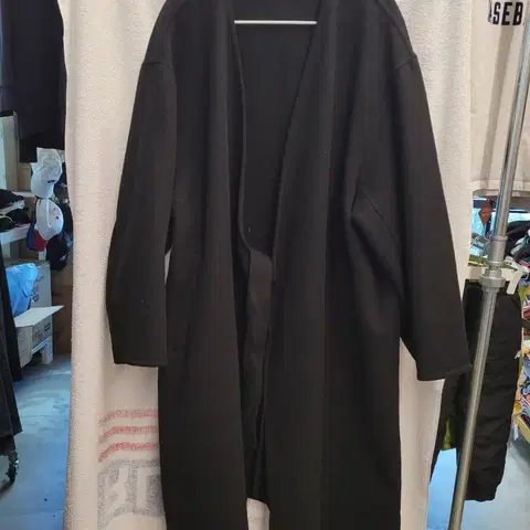 유니클로 & 띠어리 롱코트 여성 M. 훨 크게 나왔슴