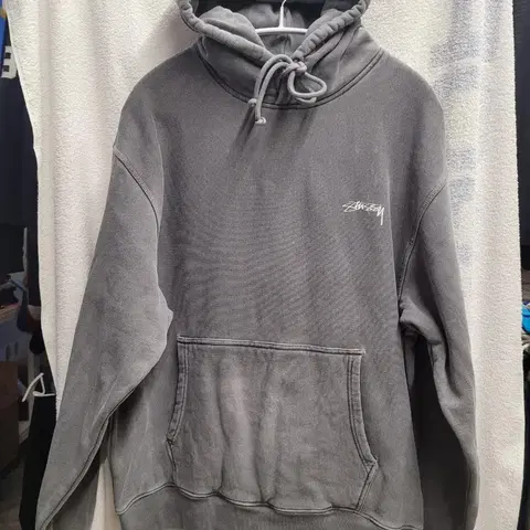 스투시 두툼한 후드티 남성 M