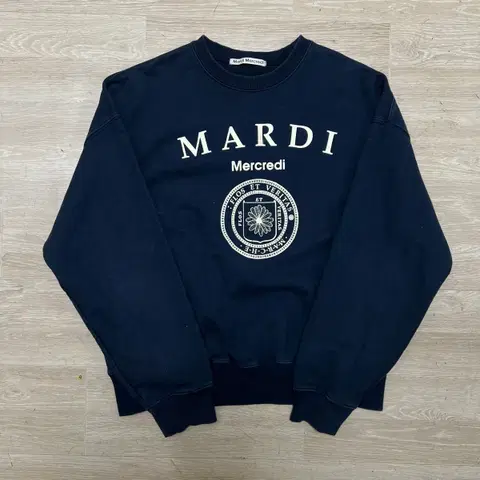 마르디 메크르디 여성 오버사이즈 빅프린팅 맨투맨 [네이비] FREE