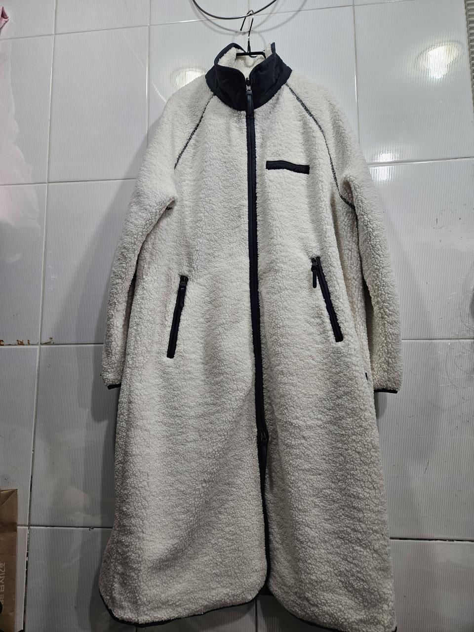 하이드아웃롱플리스코트(새상품)