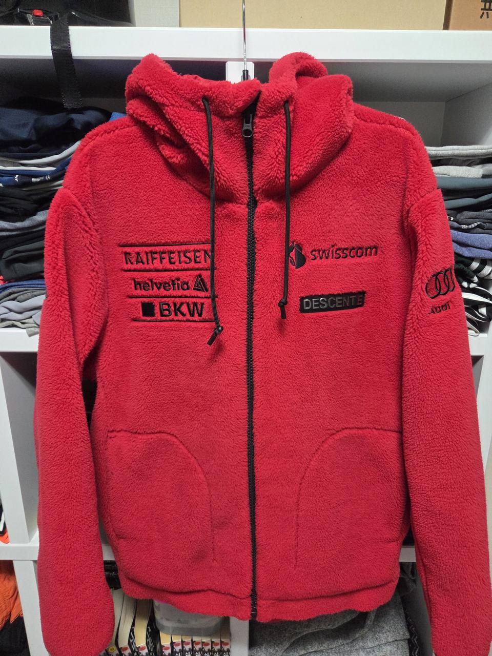 데상트 스위스스키팀 셰르파 후리스 100