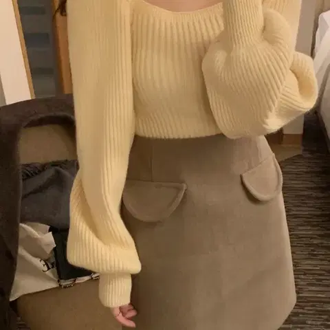 (2색상) 스퀘어넥 골지 퍼프니트 에이블리 브랜디 지그재그