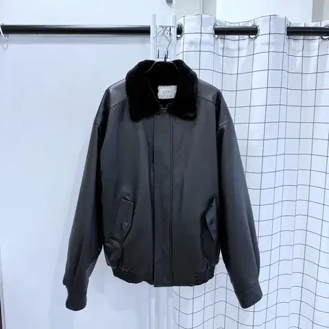 VTWO 브이투 퍼 레더무스탕