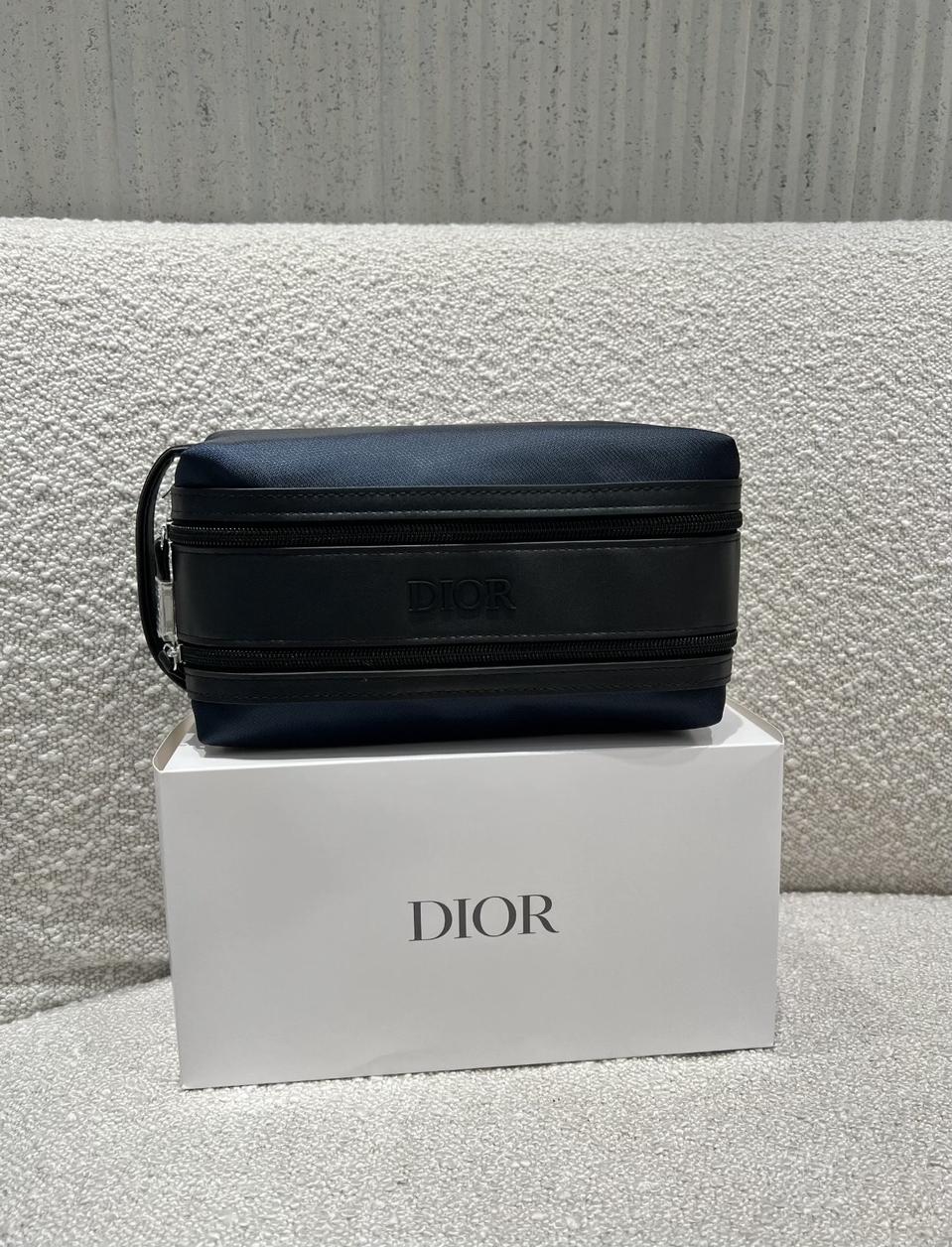 디올 파우치