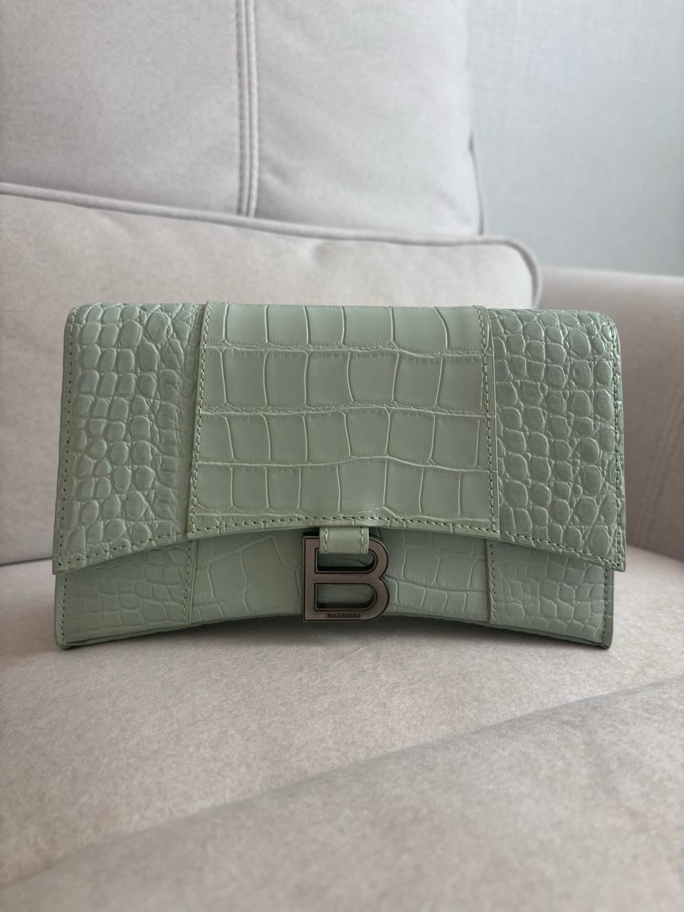 발렌시아가 아워글라스 엠보싱 가죽 체인 지갑