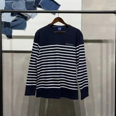 (105) 디스커버리 캐주얼 네이비 스트라이프 긴팔 티