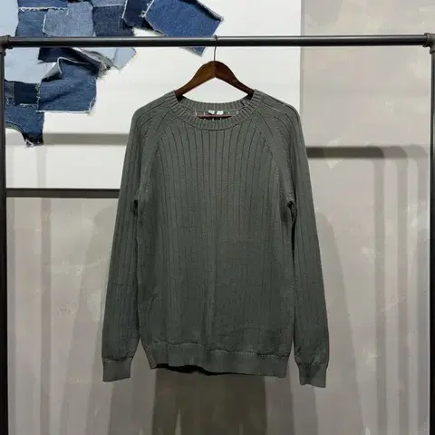 (105) 유니클로U 캐주얼 베이직 라운드 니트