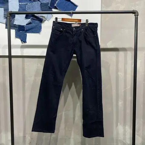 (32인치) 리바이스 514 슬림 스트레이트 흑청바지 데님팬츠