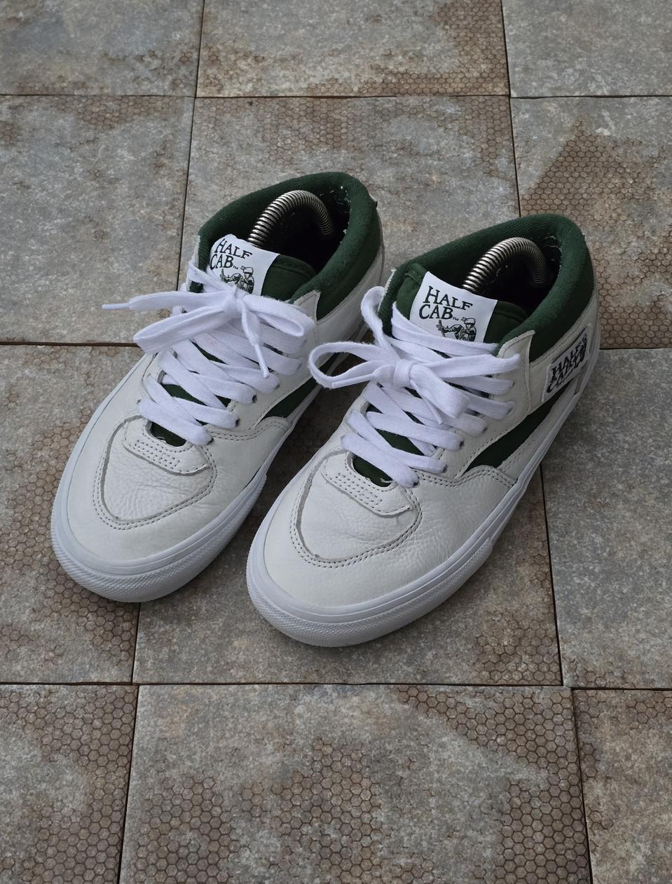 (225)반스 하프캡 화이트 그린 스니커즈 운동화