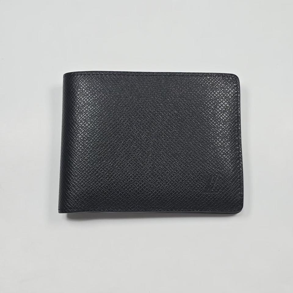 루이비통 멀티플 월렛 타이가 반지갑