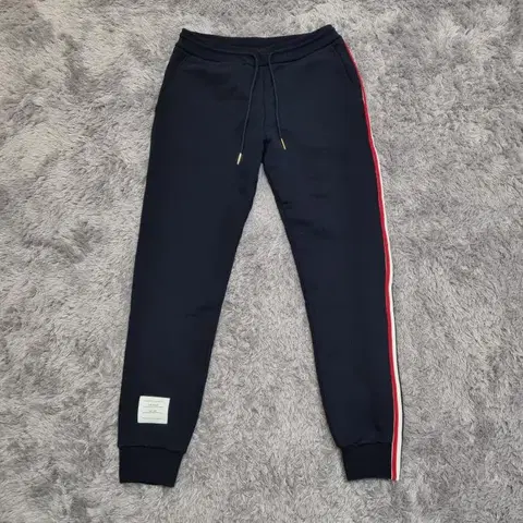 {클로젯}[1][새상품급]톰브라운 사이드 삼선 조거팬츠