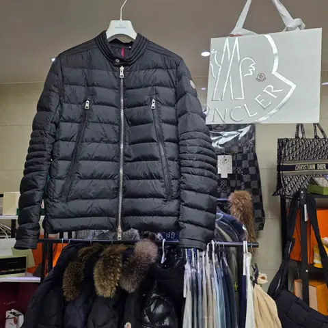 {클로젯}[5][전국유일매물]몽클레어 아미오 바이커 숏 다운 패딩 자켓