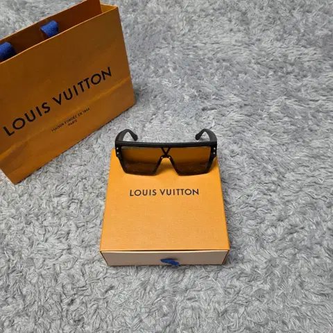 {클로젯}[L]루이비통 와이메아 선글라스